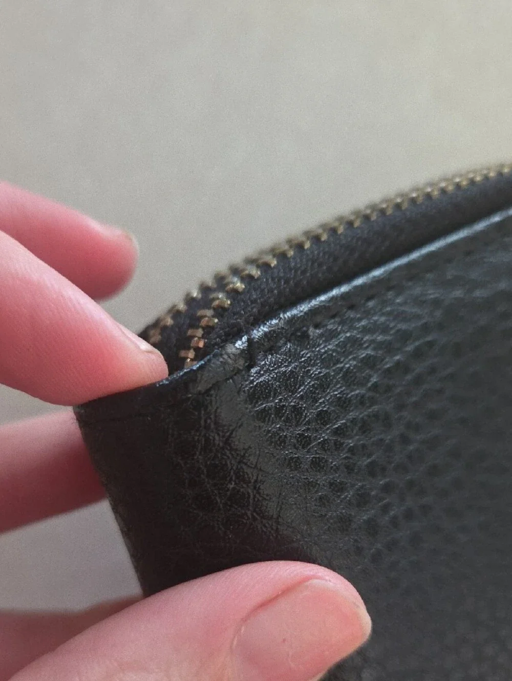 Adrienne Vittadini Small Black Pebbled Leather Zip Card Wallet